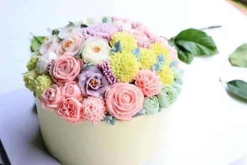 蛋糕裱花师的职业前景怎么样?要学多久才能成为裱花师?